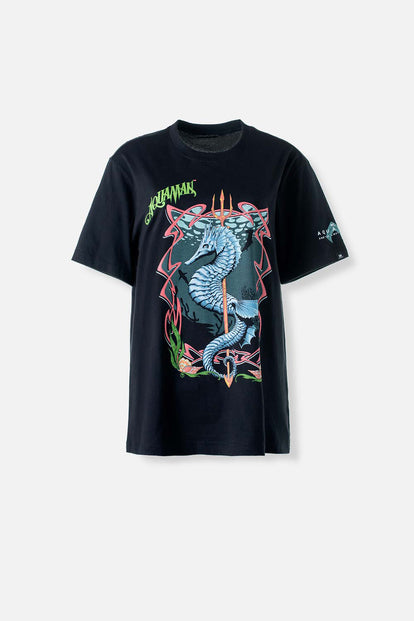CAMISETA DE AQUAMAN REGULAR FIT PARA HOMBRE