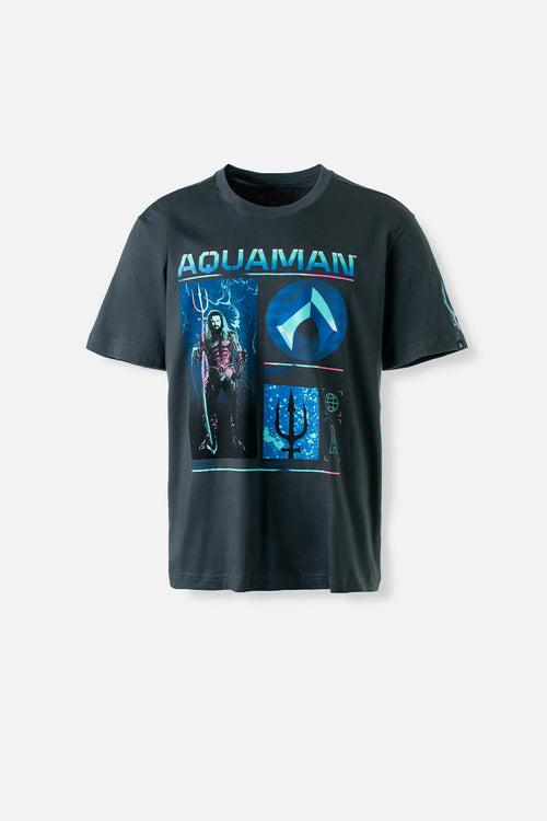 CAMISETA DE AQUAMAN REGULAR FIT PARA HOMBRE