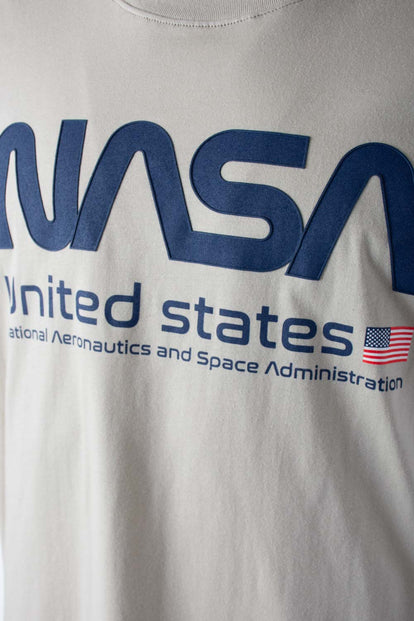 CAMISETA DE LA NASA REGULAR FIT PARA HOMBRE