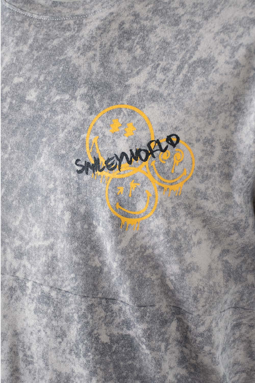 Card slide image -  CAMISETA DE SMILEY GRIS MANGA CORTA GÉNERO NEUTRO