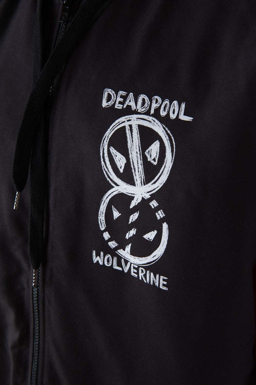 CHAQUETA DE DEADPOOL ROJA Y NEGRA ENGUATADA PARA HOMBRE
