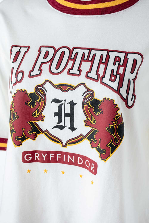 Card slide image -  CAMISETA DE HARRY POTTER MARFIL Y VINOTINTO ESTAMPADA EN FRENTE PARA MUJER