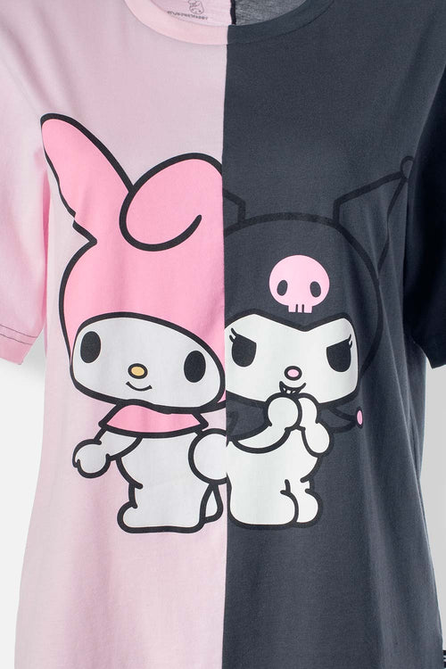 Card slide image -  CAMISETA DE MY MELODY & KUROMI ROSADA Y GRIS ESTAMPADA EN FRENTE PARA MUJER