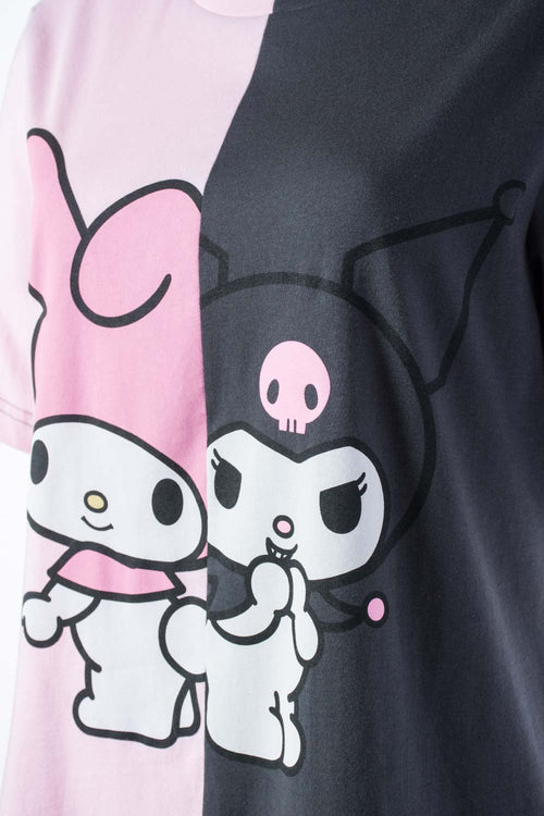 Card slide image -  CAMISETA DE MY MELODY & KUROMI ROSADA Y GRIS ESTAMPADA EN FRENTE PARA MUJER