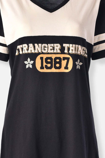 PIJAMA DE STRANGER THINGS PANTALON CORTO PARA MUJER