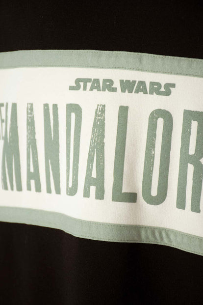 BUZO DE MANDALORIAN REGULAR FIT CERRADO PARA HOMBRE