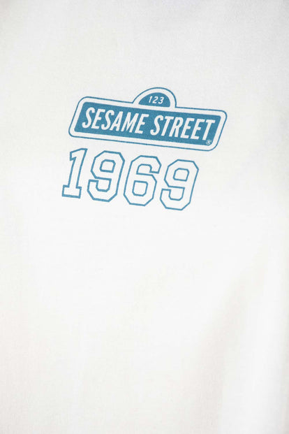 CAMISETA DE PLAZA SESAMO REGULAR FIT PARA MUJER