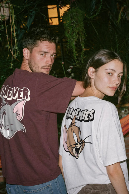 CAMISETA DE TOM Y JERRY REGULAR FIT PARA MUJER