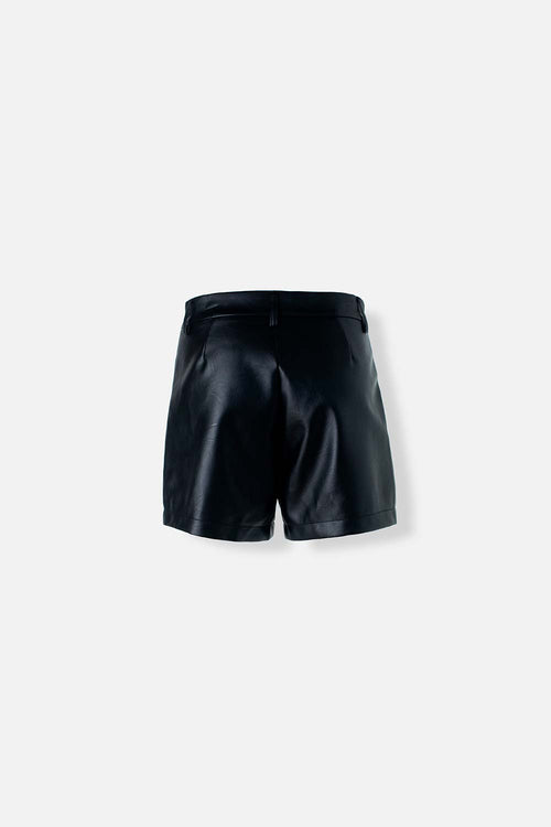 SHORT DE MOVIES NEGRO TIPO CUERO PARA MUJER