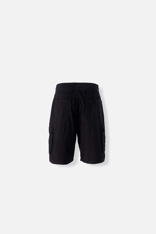 BERMUDA DE MOVIES NEGRA CON BOLSILLOS TIPO CARGO PARA HOMBRE