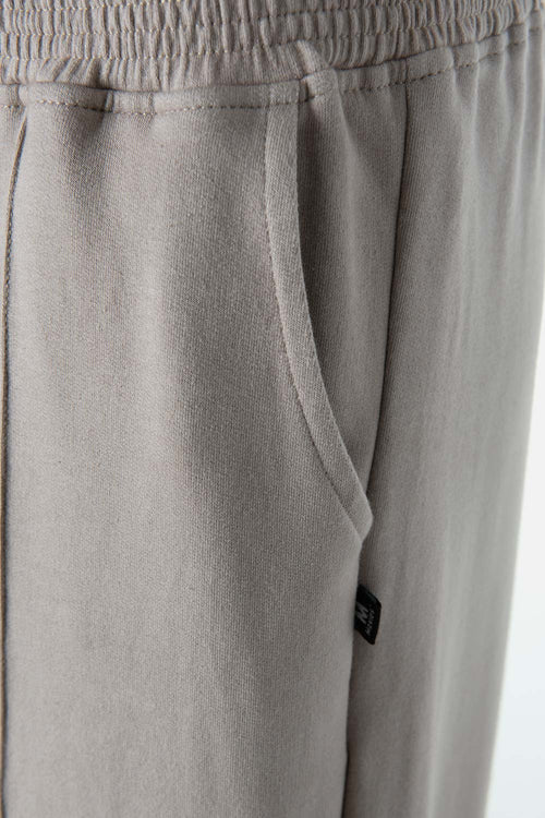 JOGGER DE MOVIES CON BOLSILLOS TAUPE PARA MUJER