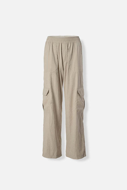 PANTALÓN DE MOVIES TIPO CARGO COLOR ARENA PARA MUJER