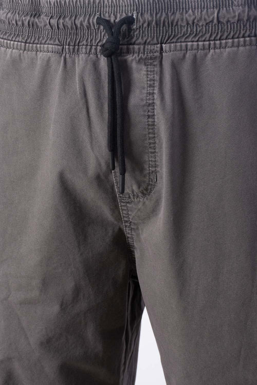 JOGGER DE MOVIES CON BOLSILLOS NEGRO PARA HOMBRE