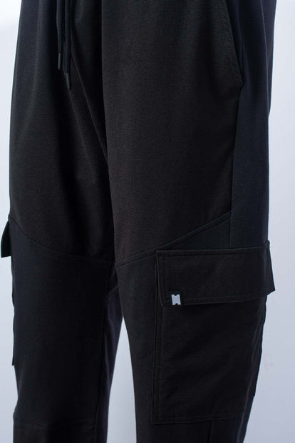 JOGGER DE MOVIES NEGRO CON BOLSILLOS PARA HOMBRE