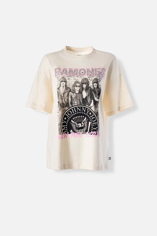 Card slide image -  CAMISETA DE RAMONES MANGA CORTA COLOR ALMENDRA PARA MUJER