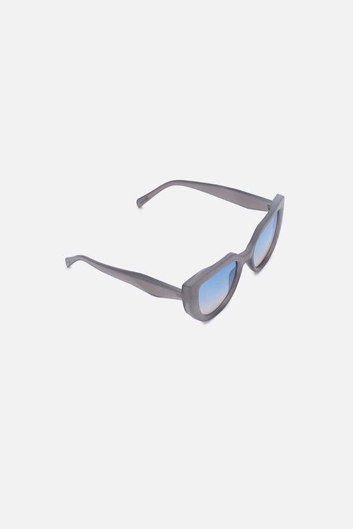 Card slide image -  GAFAS DE SOL DE MOVIES MARCO GRIS GÉNERO NEUTRO
